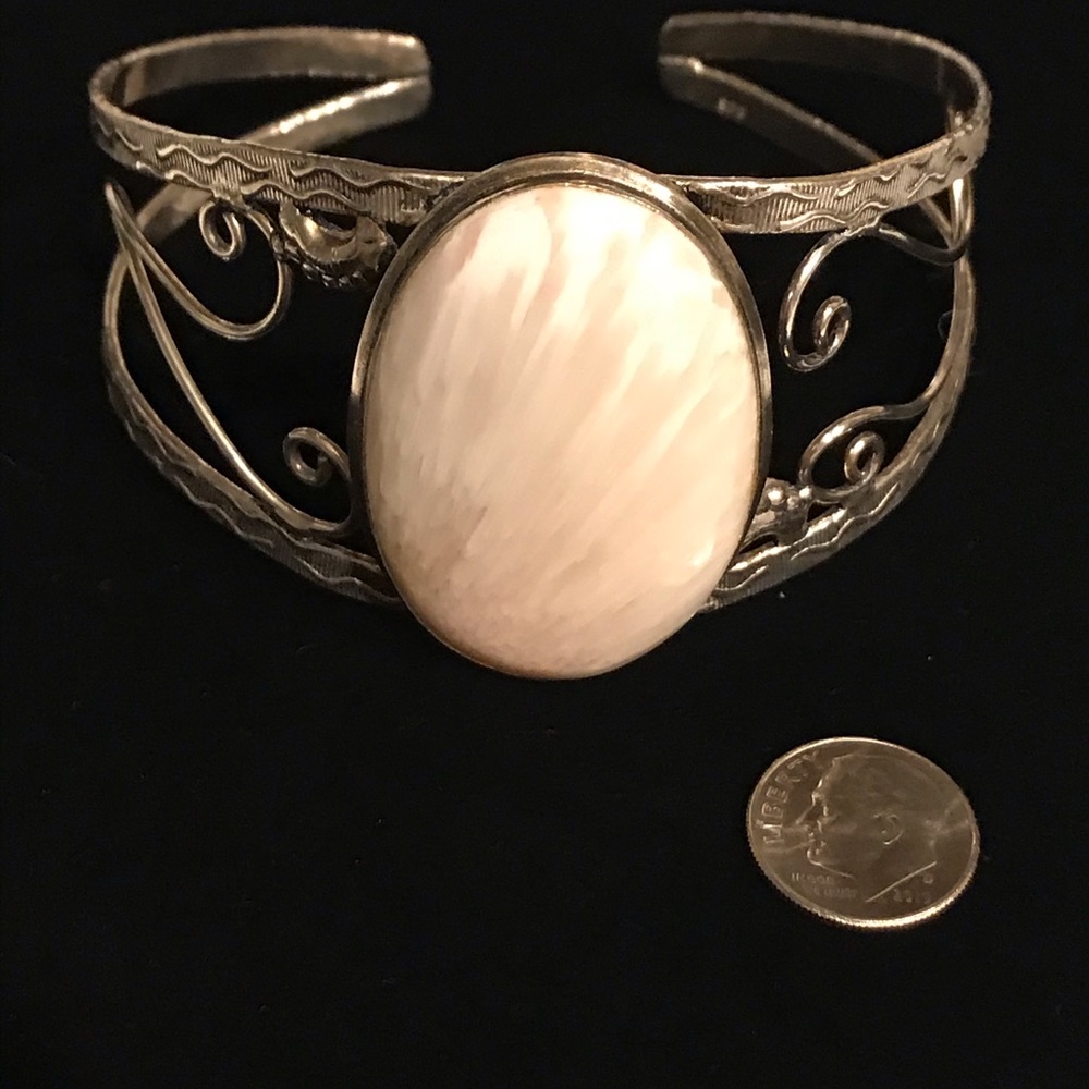 Scolecite Cuff 💙